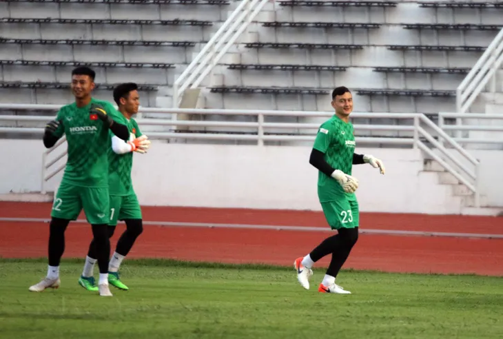 Buổi tập đầu tiên của ĐT Việt Nam tại Buriram: Khởi động nhẹ nhàng cho Kings Cup 2019 - Ảnh 4. Buổi tập đầu tiên của ĐT Việt Nam tại Buriram: Khởi động nhẹ nhàng cho Kings Cup 2019 - Ảnh 4.