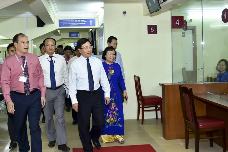 Khai trương Bộ phận Một cửa giải quyết thủ tục hành chính tại Cục Lãnh sự - Ảnh 5. Khai trương Bộ phận Một cửa giải quyết thủ tục hành chính tại Cục Lãnh sự - Ảnh 5.