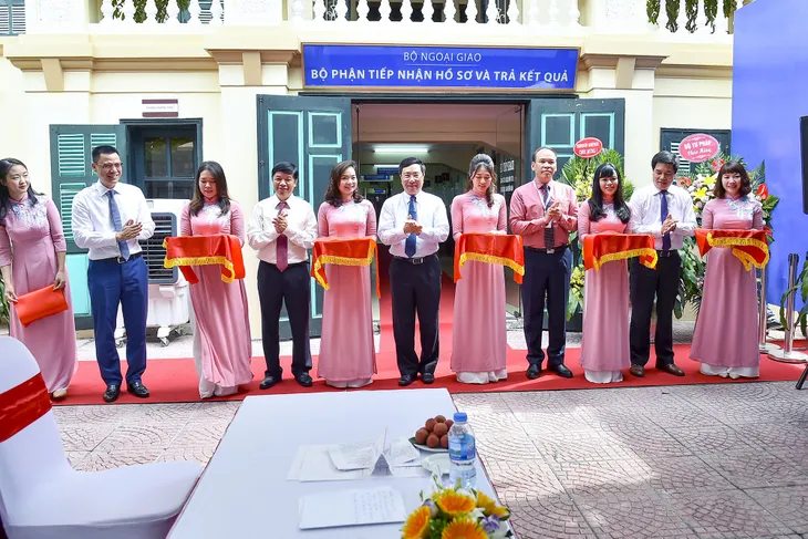 Khai trương Bộ phận Một cửa giải quyết thủ tục hành chính tại Cục Lãnh sự - Ảnh 4. Khai trương Bộ phận Một cửa giải quyết thủ tục hành chính tại Cục Lãnh sự - Ảnh 4.
