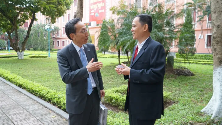 Câu chuyện 15 năm thai nghén công nghệ bào tử lợi khuẩn đột phá tầm thế giới của nhà khoa học Việt - Ảnh 4. Câu chuyện 15 năm thai nghén công nghệ bào tử lợi khuẩn đột phá tầm thế giới của nhà khoa học Việt - Ảnh 4.