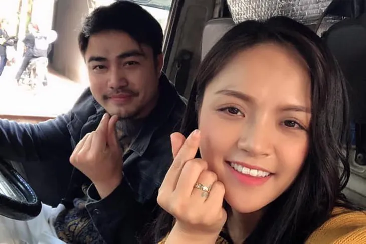 Loạt ảnh selfie yêu hết nấc của dàn diễn viên phim Về nhà đi con - Ảnh 3. Loạt ảnh selfie yêu hết nấc của dàn diễn viên phim Về nhà đi con - Ảnh 3.