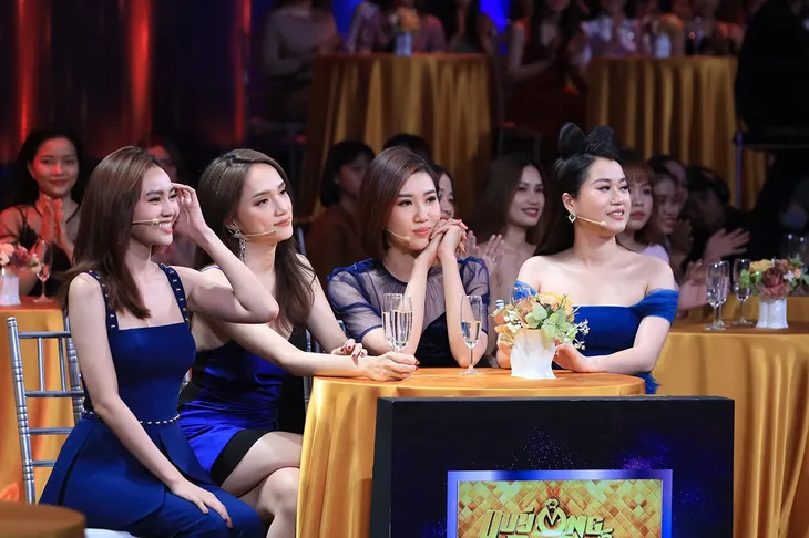 Quý ông đại chiến: Hương Giang - Ninh Dương Lan Ngọc mở hội nói xấu người yêu cũ - Ảnh 1. Quý ông đại chiến: Hương Giang - Ninh Dương Lan Ngọc mở hội nói xấu người yêu cũ - Ảnh 1.
