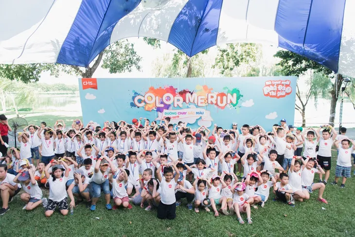200 học sinh tham dự đường chạy sắc màu Color Me Run - Ảnh 2. 200 học sinh tham dự đường chạy sắc màu Color Me Run - Ảnh 2.