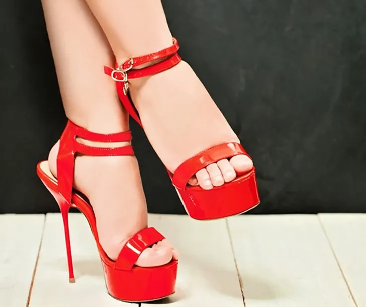8 dấu hiệu ở chân cảnh báo bạn có thể đang mắc bệnh nguy hiểm - Ảnh 3. 8 dấu hiệu ở chân cảnh báo bạn có thể đang mắc bệnh nguy hiểm - Ảnh 3.