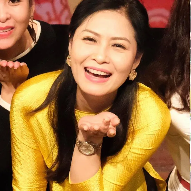 Cô bán hoa khiến ông Sơn si mê trong Về nhà đi con gây bất ngờ với nhan sắc ngoài đời - Ảnh 6. Cô bán hoa khiến ông Sơn si mê trong Về nhà đi con gây bất ngờ với nhan sắc ngoài đời - Ảnh 6.