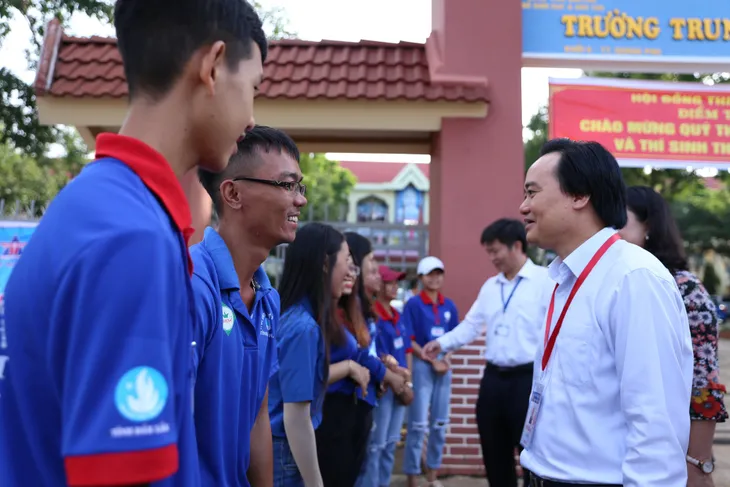 “Yêu cầu thực hiện đúng quy chế, tạo tâm lý nhẹ nhàng, thoải mái cho thí sinh thi THPT Quốc gia 2019” - Ảnh 1. “Yêu cầu thực hiện đúng quy chế, tạo tâm lý nhẹ nhàng, thoải mái cho thí sinh thi THPT Quốc gia 2019” - Ảnh 1.