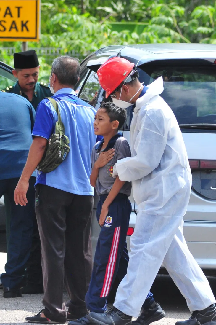 Malaysia đóng cửa hàng trăm trường học vì rò rỉ hóa chất - Ảnh 1. Malaysia đóng cửa hàng trăm trường học vì rò rỉ hóa chất - Ảnh 1.