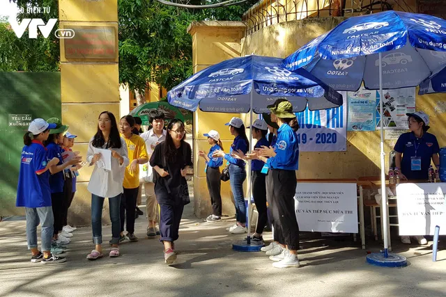 Thi THPT Quốc gia 2019: Thí sinh thở phào vì đề Tiếng Anh - Ảnh 6. Thi THPT Quốc gia 2019: Thí sinh thở phào vì đề Tiếng Anh - Ảnh 6.