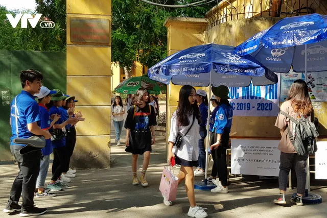 Thi THPT Quốc gia 2019: Thí sinh thở phào vì đề Tiếng Anh - Ảnh 7. Thi THPT Quốc gia 2019: Thí sinh thở phào vì đề Tiếng Anh - Ảnh 7.