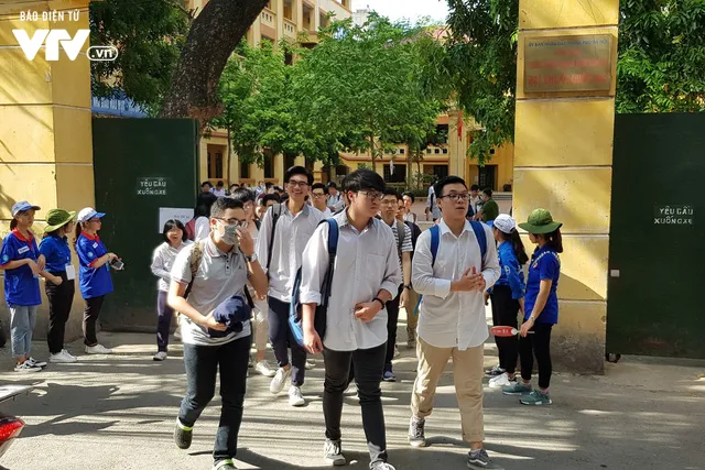 Thi THPT Quốc gia 2019: Thí sinh thở phào vì đề Tiếng Anh - Ảnh 1. Thi THPT Quốc gia 2019: Thí sinh thở phào vì đề Tiếng Anh - Ảnh 1.