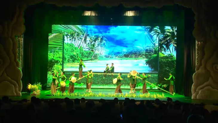 Nha Trang: Thêm sản phẩm du lịch hút khách mỗi đêm - Ảnh 1.