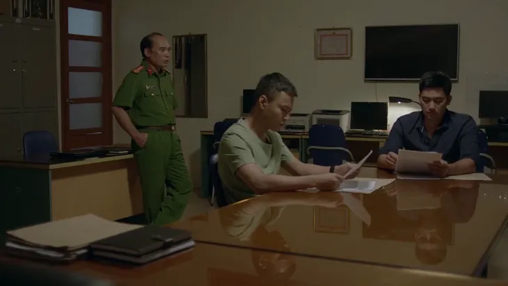 Mê cung - Tập 19: Đông Hòa lôi bạn học vào chiến dịch bí ẩn - Ảnh 3. Mê cung - Tập 19: Đông Hòa lôi bạn học vào chiến dịch bí ẩn - Ảnh 3.