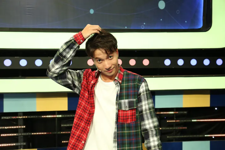 Cao Ngân trổ tài hát cải lương như đọc rap khiến S.T choáng váng - Ảnh 2. Cao Ngân trổ tài hát cải lương như đọc rap khiến S.T choáng váng - Ảnh 2.