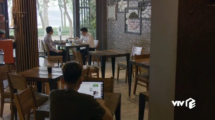 Mê cung - Tập 19: Nghẹt thở trước màn bẫy trong bẫy giữa Đông Hòa và cảnh sát - Ảnh 3. Mê cung - Tập 19: Nghẹt thở trước màn bẫy trong bẫy giữa Đông Hòa và cảnh sát - Ảnh 3.