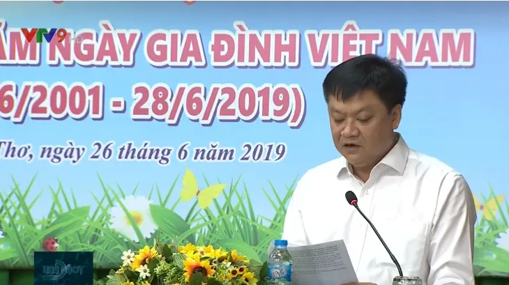 Họp mặt kỷ niệm 18 năm Ngày Gia đình Việt Nam - Ảnh 1. Họp mặt kỷ niệm 18 năm Ngày Gia đình Việt Nam - Ảnh 1.