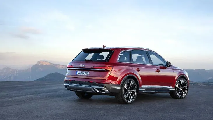 Audi Q7 2020 có diện mạo mới, đồng bộ hóa thiết kế với các dòng sản phẩm của Audi - Ảnh 2. Audi Q7 2020 có diện mạo mới, đồng bộ hóa thiết kế với các dòng sản phẩm của Audi - Ảnh 2.