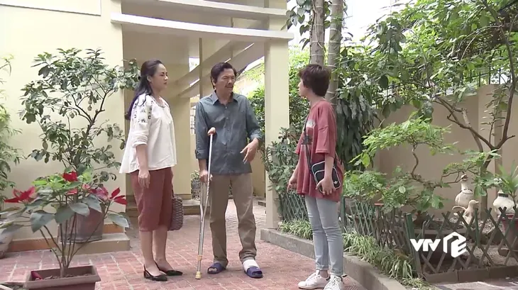 Về nhà đi con - Tập 53: Thư bắt đầu những tháng ngày khóc ròng vì Vũ hái hoa bắt bướm - Ảnh 5. Về nhà đi con - Tập 53: Thư bắt đầu những tháng ngày khóc ròng vì Vũ hái hoa bắt bướm - Ảnh 5.