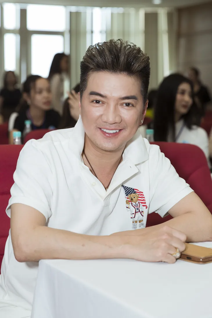 Xuất hiện thí sinh 2k1, thạc sĩ thi Miss World Việt Nam 2019 - Ảnh 2. Xuất hiện thí sinh 2k1, thạc sĩ thi Miss World Việt Nam 2019 - Ảnh 2.