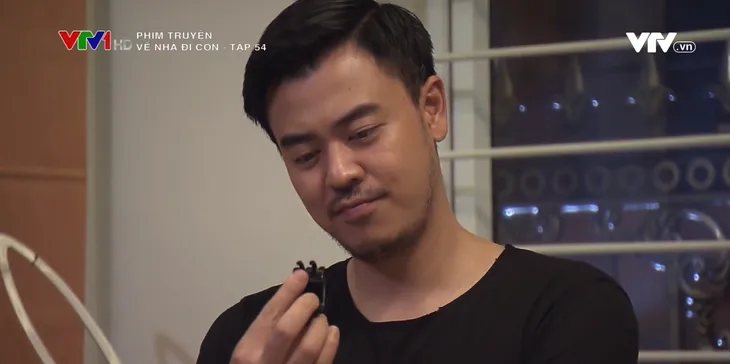 Về nhà đi con - Tập 54: Nấu mì tôm xong, Huệ để quên tín vật tình yêu ở nhà Quốc - Ảnh 14. Về nhà đi con - Tập 54: Nấu mì tôm xong, Huệ để quên tín vật tình yêu ở nhà Quốc - Ảnh 14.