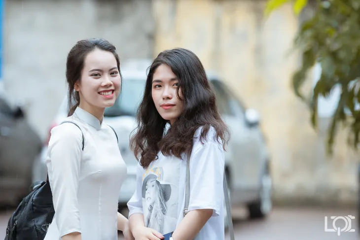 Chùm ảnh học sinh trường THPT Lê Quý Đôn - Đống Đa chia tay tuổi học trò - Ảnh 7. Chùm ảnh học sinh trường THPT Lê Quý Đôn - Đống Đa chia tay tuổi học trò - Ảnh 7.