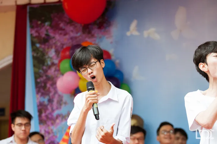 Chùm ảnh học sinh trường THPT Lê Quý Đôn - Đống Đa chia tay tuổi học trò - Ảnh 19. Chùm ảnh học sinh trường THPT Lê Quý Đôn - Đống Đa chia tay tuổi học trò - Ảnh 19.