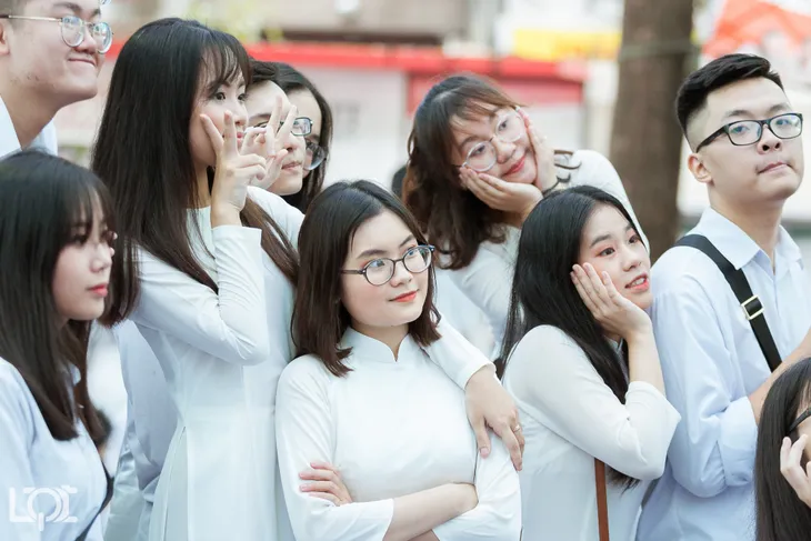 Chùm ảnh học sinh trường THPT Lê Quý Đôn - Đống Đa chia tay tuổi học trò - Ảnh 1. Chùm ảnh học sinh trường THPT Lê Quý Đôn - Đống Đa chia tay tuổi học trò - Ảnh 1.