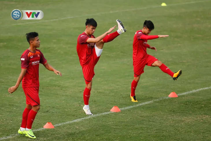 U23 Việt Nam có ngày đầu tiên tập luyện đầy đủ quân số - Ảnh 10. U23 Việt Nam có ngày đầu tiên tập luyện đầy đủ quân số - Ảnh 10.