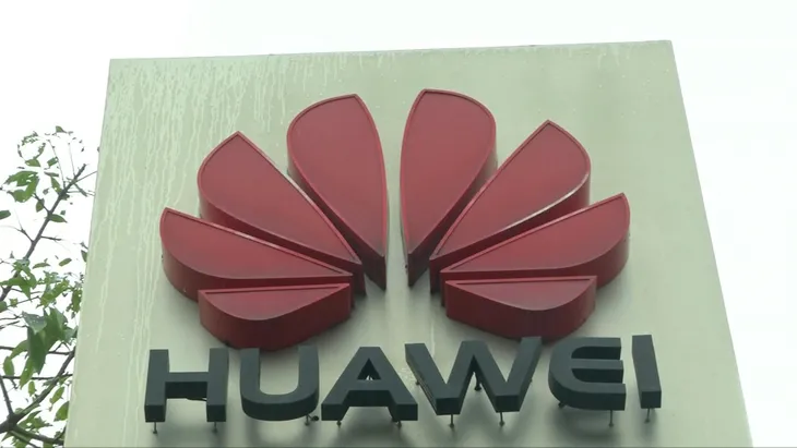 Foxconn tạm dừng dây chuyền sản xuất một số điện thoại Huawei - Ảnh 1. Foxconn tạm dừng dây chuyền sản xuất một số điện thoại Huawei - Ảnh 1.