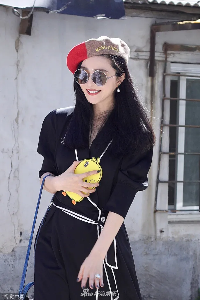 Phạm Băng Băng tươi tắn lần đầu xuất hiện sau khi chia tay Lý Thần - Ảnh 8. Phạm Băng Băng tươi tắn lần đầu xuất hiện sau khi chia tay Lý Thần - Ảnh 8.