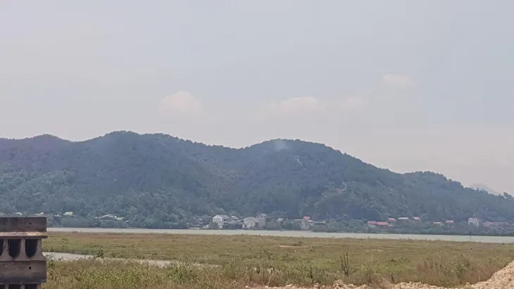 Cháy rừng tại Nghi Xuân, Hà Tĩnh cơ bản được khống chế - Ảnh 2. Cháy rừng tại Nghi Xuân, Hà Tĩnh cơ bản được khống chế - Ảnh 2.