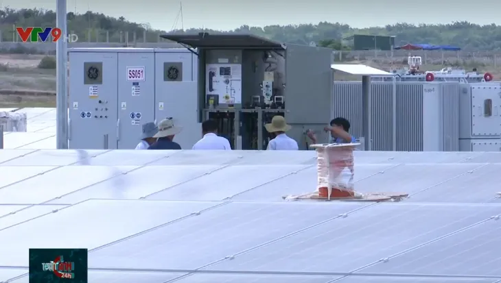 Ninh Thuận: Nhà máy điện mặt trời Bàu Ngứ hòa lưới điện quốc gia - Ảnh 1. Ninh Thuận: Nhà máy điện mặt trời Bàu Ngứ hòa lưới điện quốc gia - Ảnh 1.