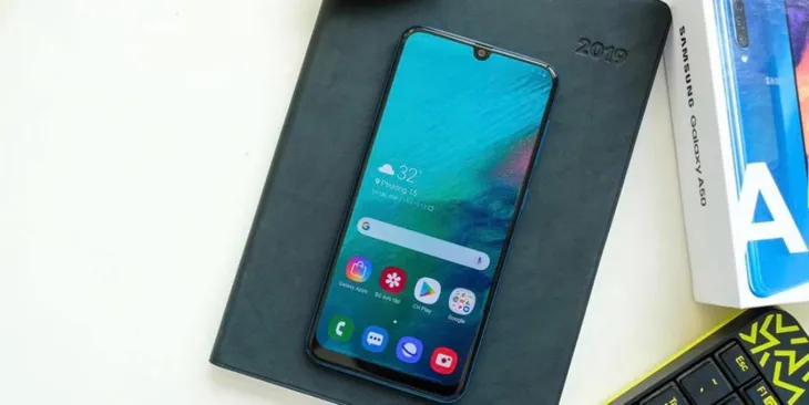 Loạt smartphone tầm trung nổi bật tại Việt Nam giữa 2019 - Ảnh 2. Loạt smartphone tầm trung nổi bật tại Việt Nam giữa 2019 - Ảnh 2.