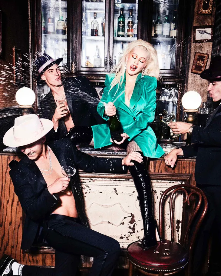 Christina Aguilera quậy hết cỡ trên Galore - Ảnh 17. Christina Aguilera quậy hết cỡ trên Galore - Ảnh 17.