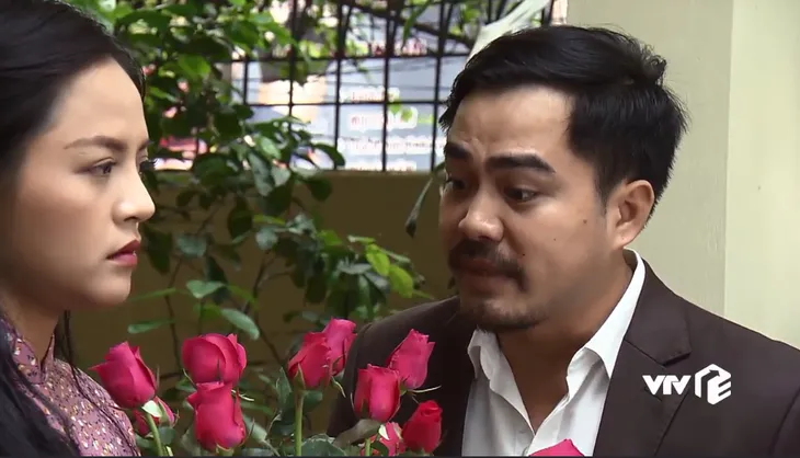 Về nhà đi con - Tập 36: Khải tiếc của, mắng Huệ chuyện mừng cưới Thư 5 chỉ vàng, ông Sơn nghe được rơi nước mắt - Ảnh 2. Về nhà đi con - Tập 36: Khải tiếc của, mắng Huệ chuyện mừng cưới Thư 5 chỉ vàng, ông Sơn nghe được rơi nước mắt - Ảnh 2.