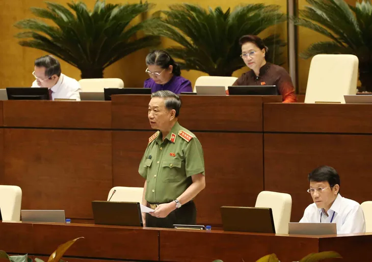 Bộ trưởng Tô Lâm: Chưa có dấu hiệu không khách quan của công an địa phương khi điều tra gian lận thi cử - Ảnh 2. Bộ trưởng Tô Lâm: Chưa có dấu hiệu không khách quan của công an địa phương khi điều tra gian lận thi cử - Ảnh 2.