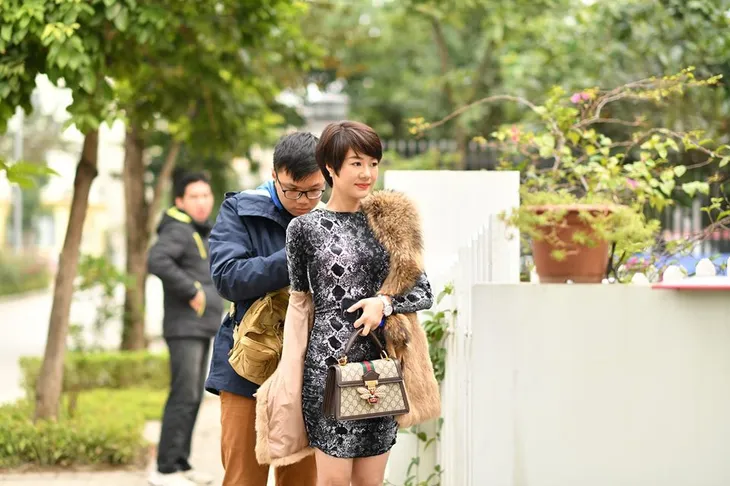 Vợ Thành Về nhà đi con ngoài đời khiến khán giả xuýt xoa vì độ tài giỏi, xinh đẹp - Ảnh 11. Vợ Thành Về nhà đi con ngoài đời khiến khán giả xuýt xoa vì độ tài giỏi, xinh đẹp - Ảnh 11.