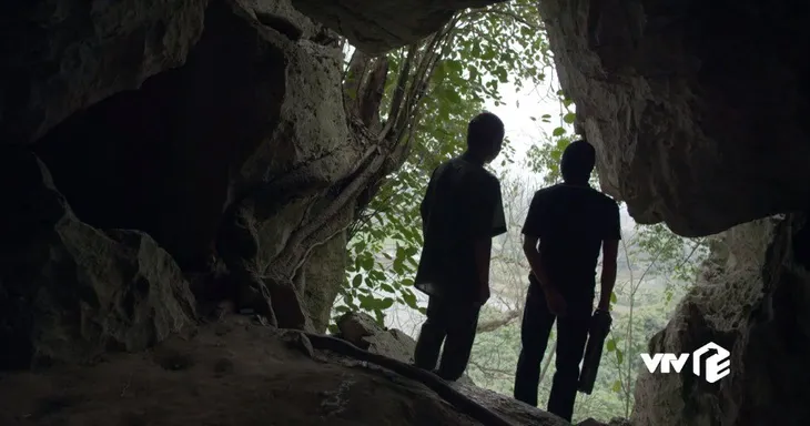 Mê cung - Tập 13: Đánh đồng đội bị thương để cứu Cường Lâm, Khánh vẫn bị tên cáo già này nghi ngờ - Ảnh 4. Mê cung - Tập 13: Đánh đồng đội bị thương để cứu Cường Lâm, Khánh vẫn bị tên cáo già này nghi ngờ - Ảnh 4.