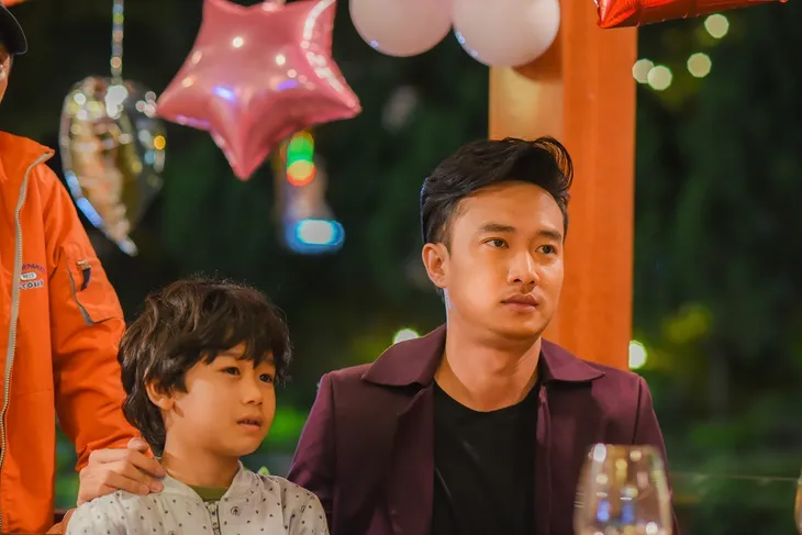 Quốc Trường Về nhà đi con khác lạ trong phim mới trên VTV3 - Ảnh 5. Quốc Trường Về nhà đi con khác lạ trong phim mới trên VTV3 - Ảnh 5.