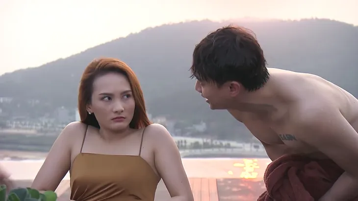 Về nhà đi con - Tập 40: Thư nhận kèo 500 USD với Vũ để thả thính trai lạ đổ chỉ trong 5 phút - Ảnh 2. Về nhà đi con - Tập 40: Thư nhận kèo 500 USD với Vũ để thả thính trai lạ đổ chỉ trong 5 phút - Ảnh 2.