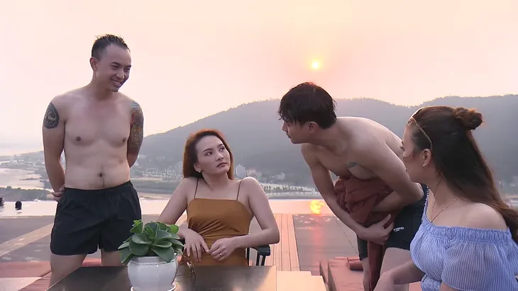 Về nhà đi con - Tập 40: Thư nhận kèo 500 USD với Vũ để thả thính trai lạ đổ chỉ trong 5 phút - Ảnh 3. Về nhà đi con - Tập 40: Thư nhận kèo 500 USD với Vũ để thả thính trai lạ đổ chỉ trong 5 phút - Ảnh 3.