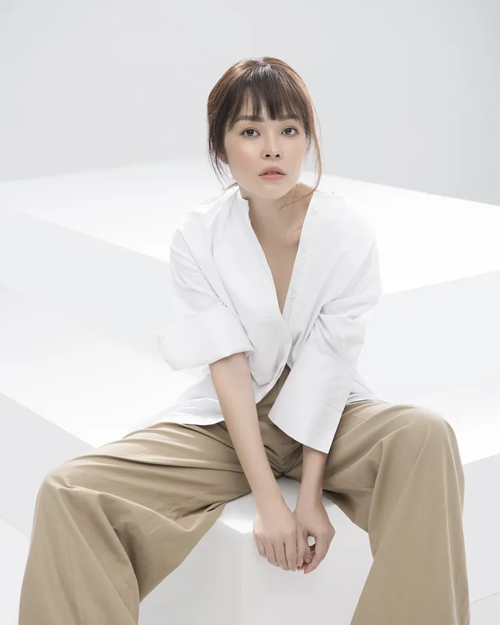 Dương Cẩm Lynh phủ nhận việc đóng nhiều phim nhờ mối quan hệ đặc biệt - Ảnh 8. Dương Cẩm Lynh phủ nhận việc đóng nhiều phim nhờ mối quan hệ đặc biệt - Ảnh 8.