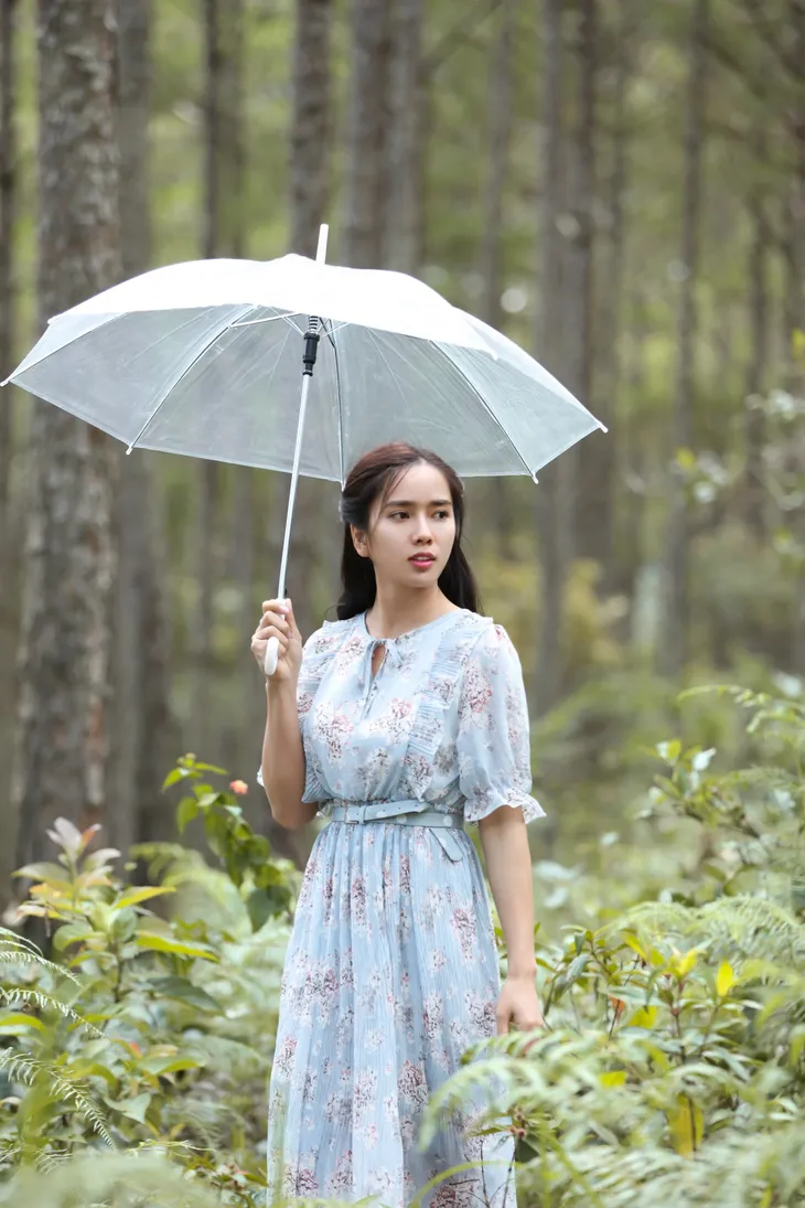 Bella Mai khoe vẻ đẹp ngọt ngào trong phim ngôn tình 21 ngày yêu em - Ảnh 4. Bella Mai khoe vẻ đẹp ngọt ngào trong phim ngôn tình 21 ngày yêu em - Ảnh 4.
