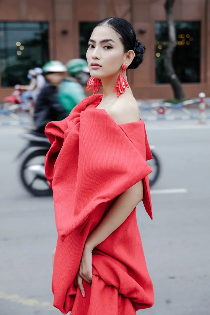 Trương Thị May, Trà Ngọc Hằng rực rỡ tại sự kiện thời trang - Ảnh 3. Trương Thị May, Trà Ngọc Hằng rực rỡ tại sự kiện thời trang - Ảnh 3.