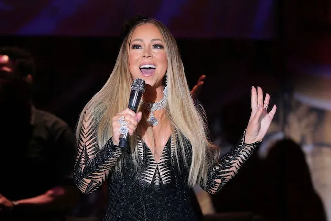 Diva số 1 thế giới Mariah Carey tiếp tục mỉa mai hậu bối - Ảnh 1. Diva số 1 thế giới Mariah Carey tiếp tục mỉa mai hậu bối - Ảnh 1.