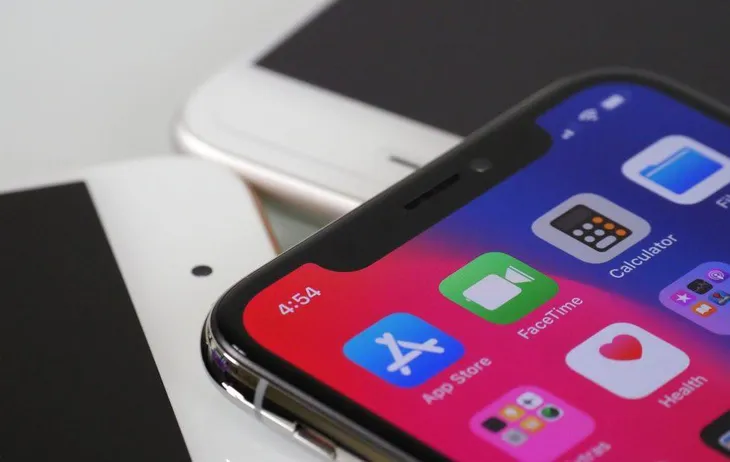 Apple sẽ loại bỏ “tai thỏ” khỏi iPhone vào năm 2020 - Ảnh 1. Apple sẽ loại bỏ “tai thỏ” khỏi iPhone vào năm 2020 - Ảnh 1.