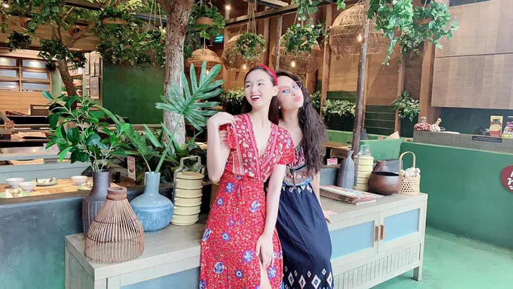 Lã Thanh Huyền vi vu Bangkok cùng cạ cứng MC Thanh Vân Hugo - Ảnh 4. Lã Thanh Huyền vi vu Bangkok cùng cạ cứng MC Thanh Vân Hugo - Ảnh 4.