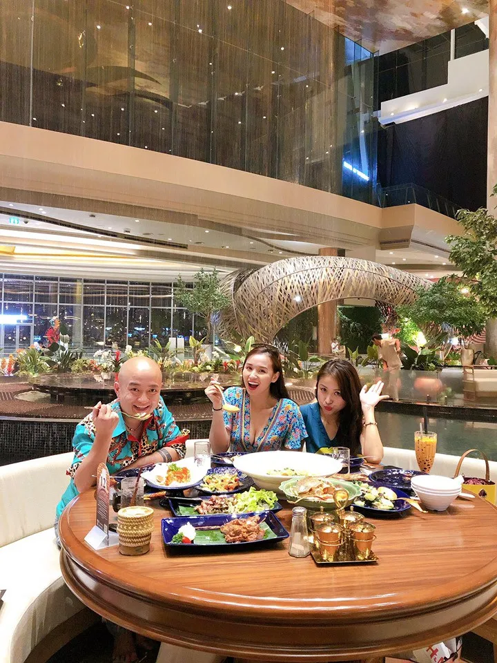 Lã Thanh Huyền vi vu Bangkok cùng cạ cứng MC Thanh Vân Hugo - Ảnh 11. Lã Thanh Huyền vi vu Bangkok cùng cạ cứng MC Thanh Vân Hugo - Ảnh 11.