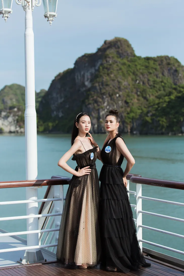 Dàn thí sinh Miss World Vietnam tự tin catwalk trên du thuyền ở Vịnh Hạ Long - Ảnh 3. Dàn thí sinh Miss World Vietnam tự tin catwalk trên du thuyền ở Vịnh Hạ Long - Ảnh 3.