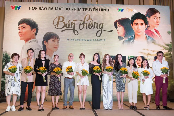 Khổng Tú Quỳnh đầy âm mưu và thủ đoạn trong phim mới Bán chồng - Ảnh 1. Khổng Tú Quỳnh đầy âm mưu và thủ đoạn trong phim mới Bán chồng - Ảnh 1.
