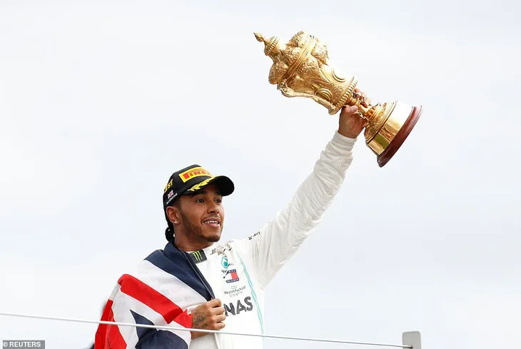 Lewis Hamilton giành chiến thắng tại GP Anh - Ảnh 1. Lewis Hamilton giành chiến thắng tại GP Anh - Ảnh 1.